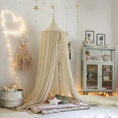 ciel de lit bebe kaki clair dans chambre joli décor