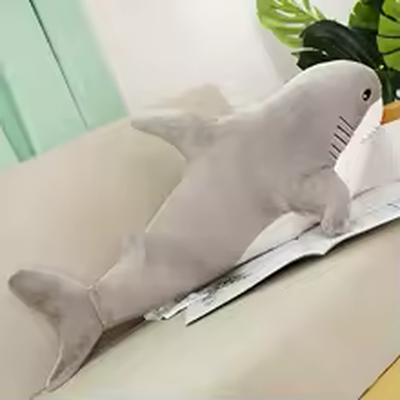 doudou pour bebe requin gris clair rassurant