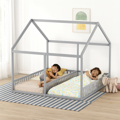 lit cabane au sol petite maison gris avec enfant couché