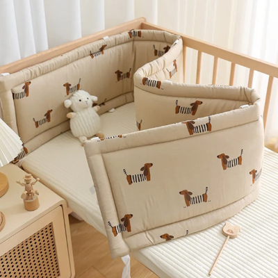 tour de lit bébé cocon douillet chien joli