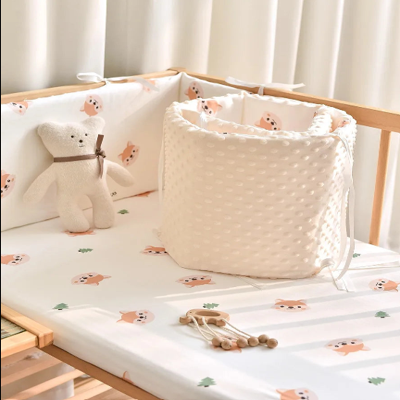 tour de lit bébé cocon douillet sapin debout