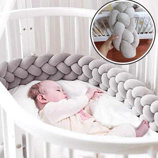 tour de lit tresse bébé couché