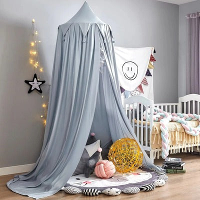 ciel de lit angélique bleu clair couvrant tapis de jeu