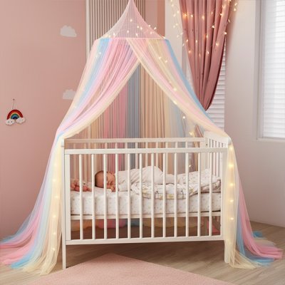 ciel de lit enchanteur bébé couvert de jolis draps