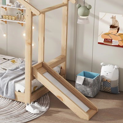 lit ras du sol avec toboggan présenté