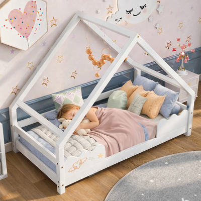 lit ras du sol clôture ondulée blanc enfant endormi