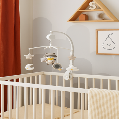 mobile musical bébé animaux raton installé