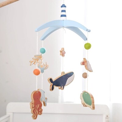 mobile pour lit bebe feutrine baleine bleu compagnon