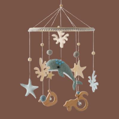 mobile pour lit bebe feutrine baleine grise