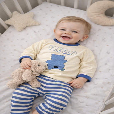 pyjama bébé garçon confortable bleu bébé couché